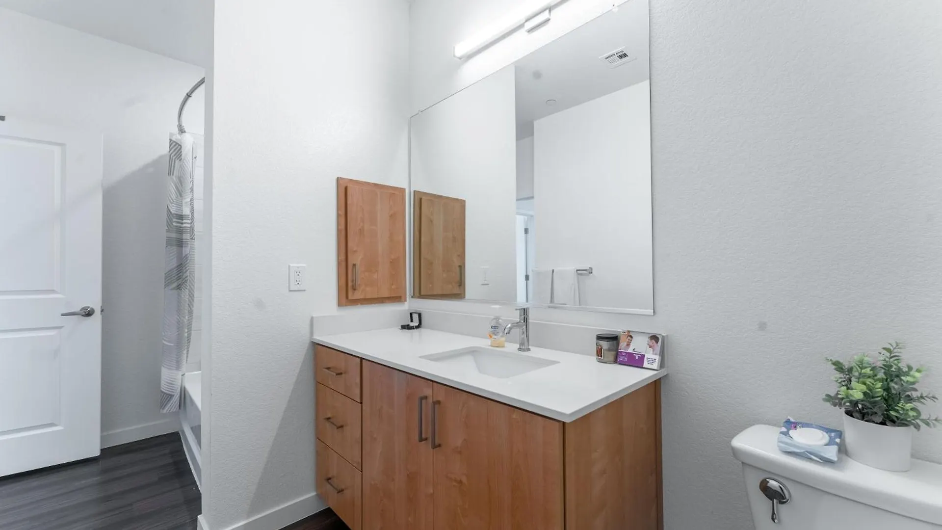 Gateway To Old Town Scottsdale King 1 Bedroom With Balcony Apartment