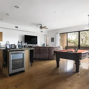 Step Out To Historic Old Town 2 King/2bath W/pool Apartment