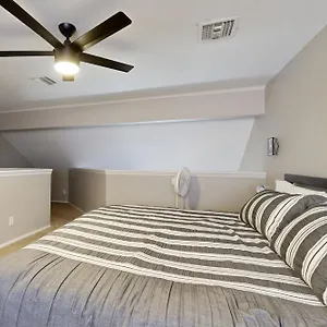 Modern South Apartment